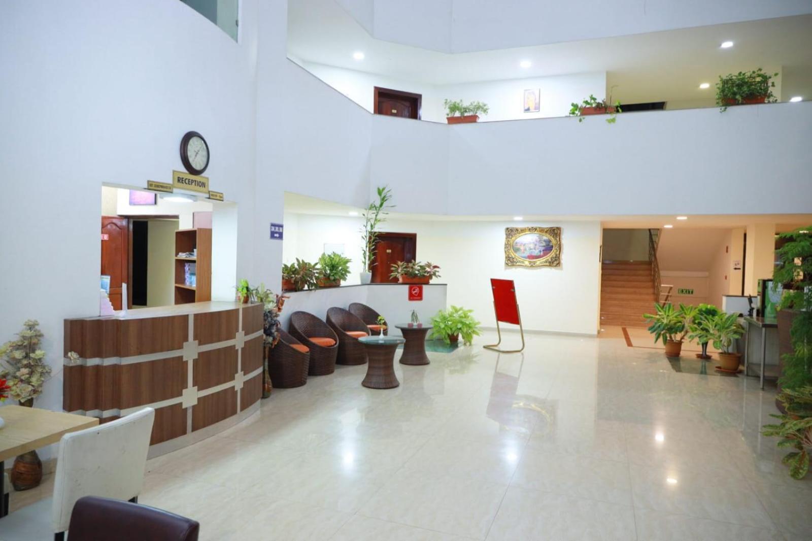 Hotel Tayas Trippapur Exterior foto
