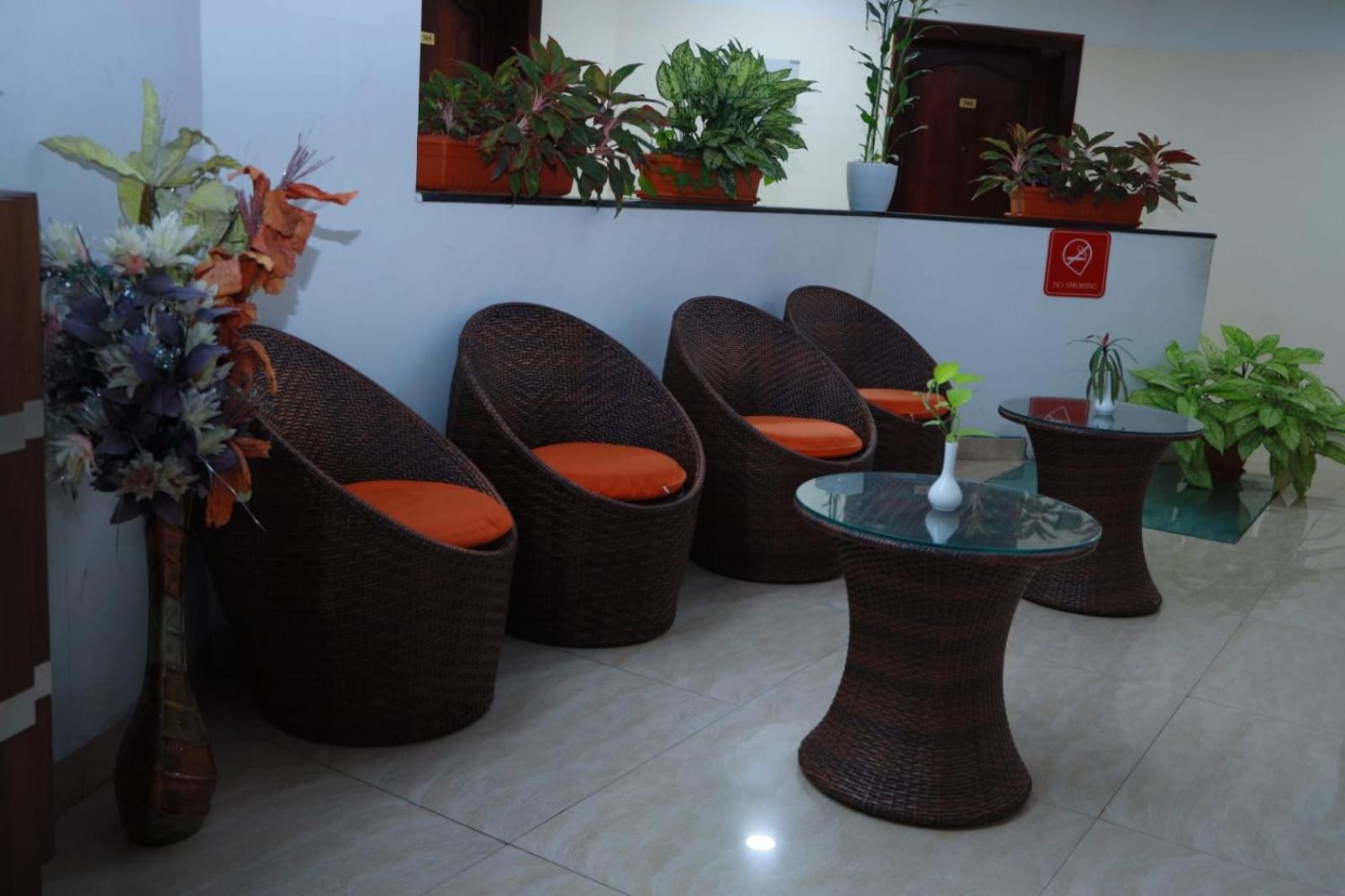 Hotel Tayas Trippapur Exterior foto